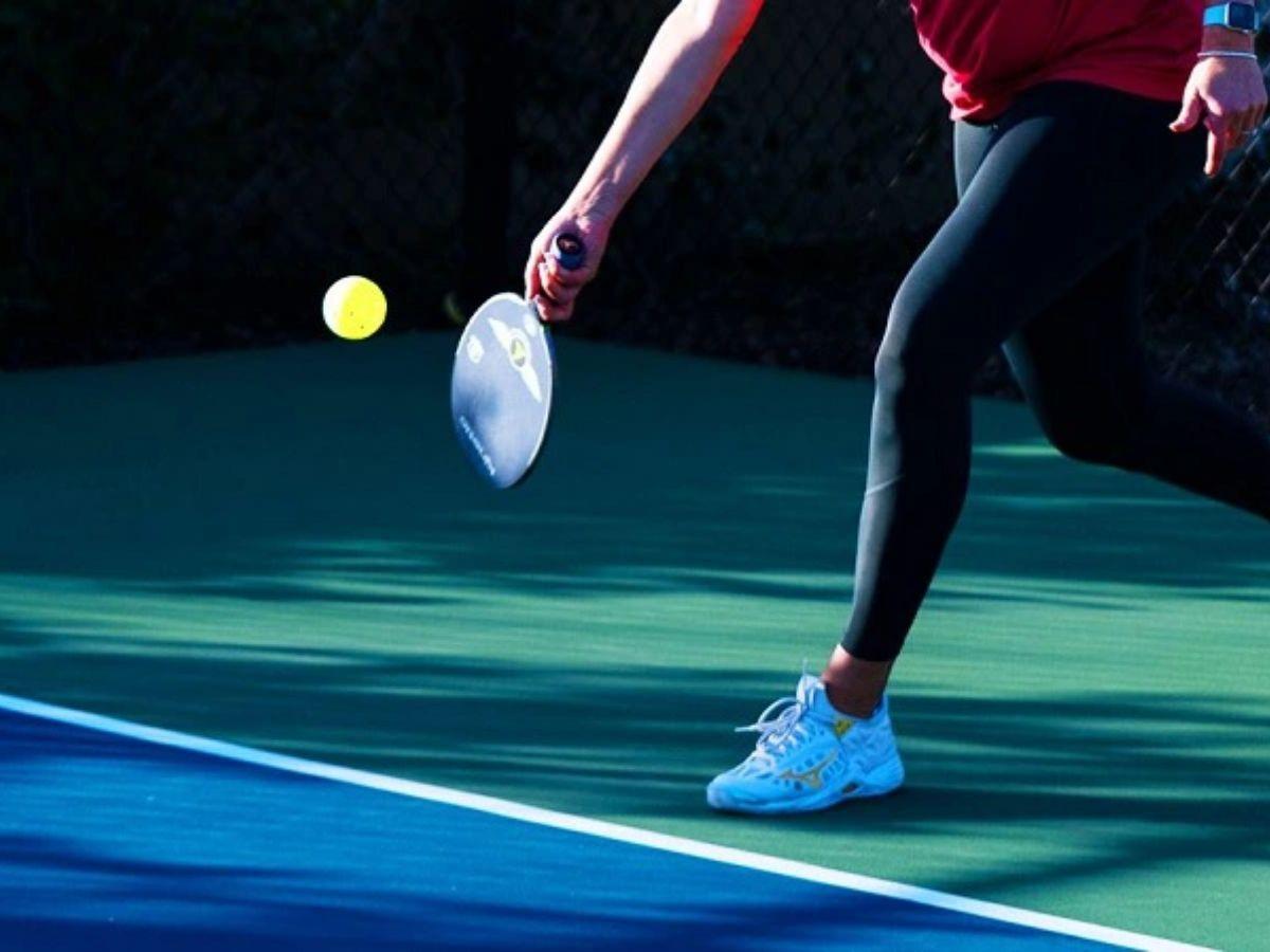 Cú đánh Forehand (Thuận tay)