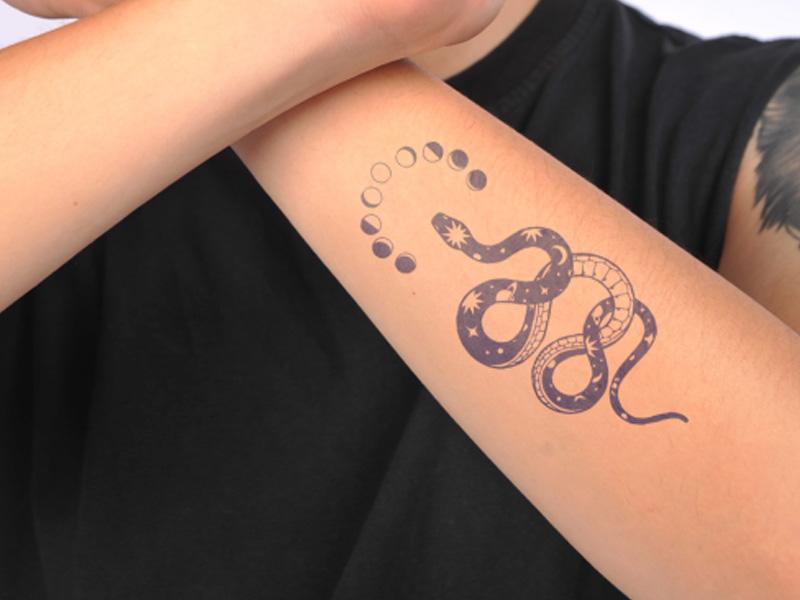 Hình xăm biểu tượng rắn