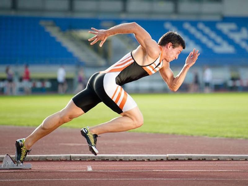 Chạy 100m thuộc cự ly chạy ngắn