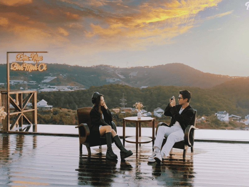 Đêm ca nhạc Tiệm cà phê Bình Minh ơi