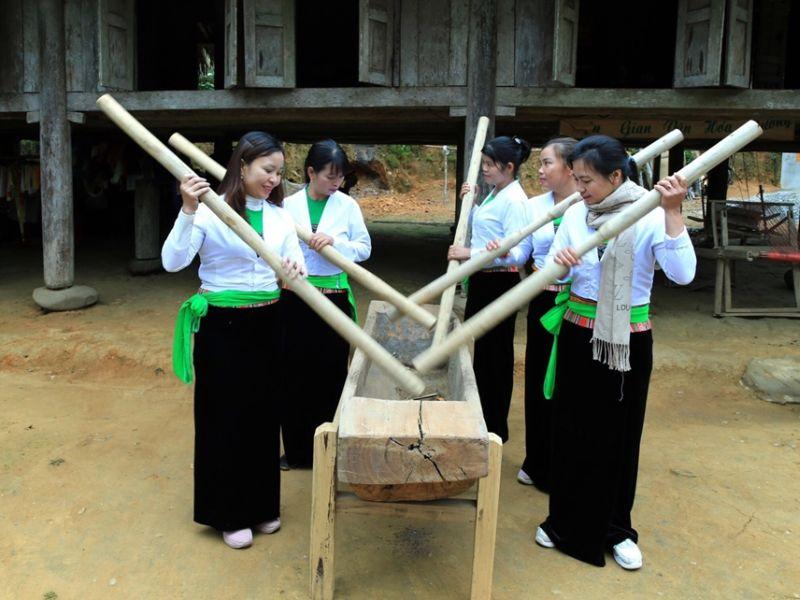 Hình ảnh về con người của người Mường