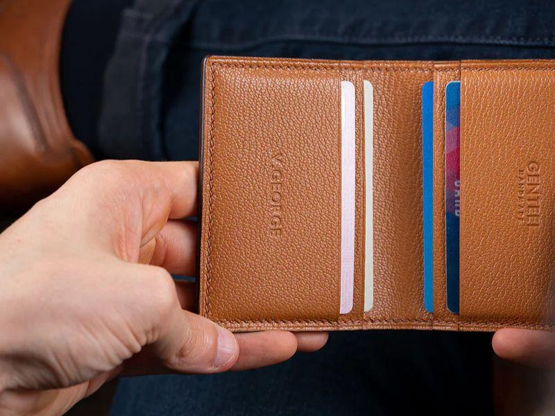 Tiện lợi, dễ dàng mang theo card holder mỗi khi ra ngoài