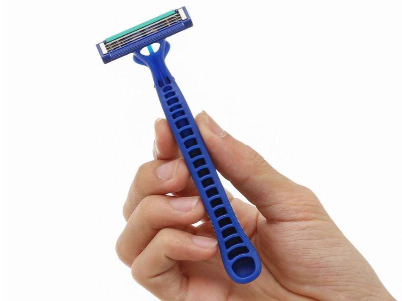 Hai loại dao cạo 3 lưỡi: thay lưỡi được và lưỡi cố định
