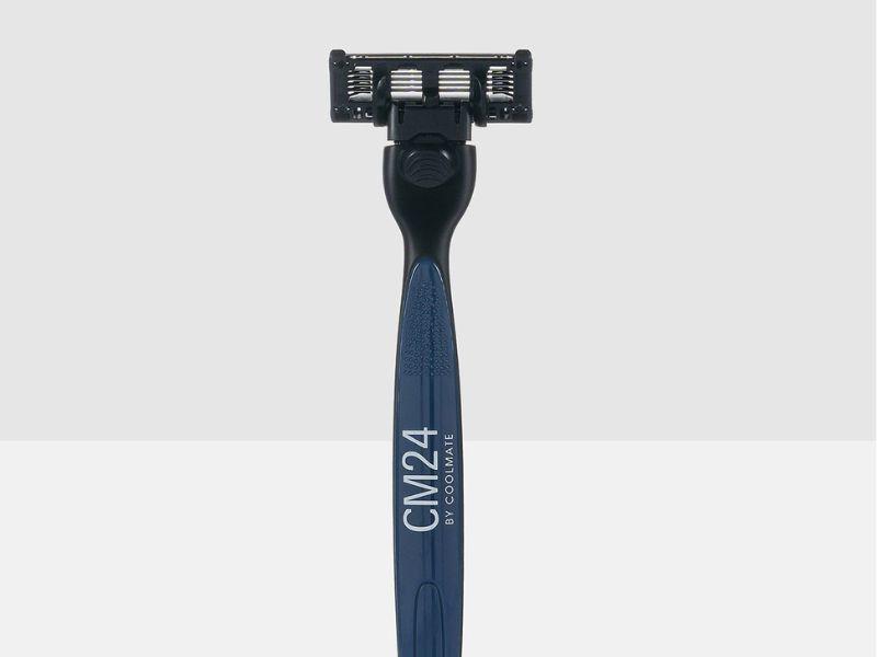 CM24 by Coolmate có dao cạo 3 lưỡi và 5 lưỡi