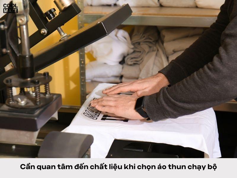 Chất liệu của quần áo tập chạy bộ là tiêu chí hàng đầu giúp đem lại cảm giác thoải mái