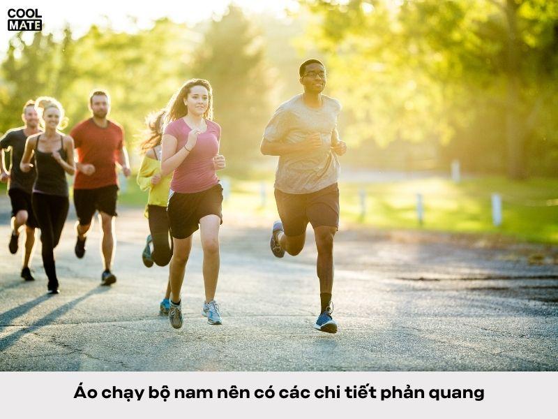 Áo chạy bộ nam nên có các chi tiết phản quang