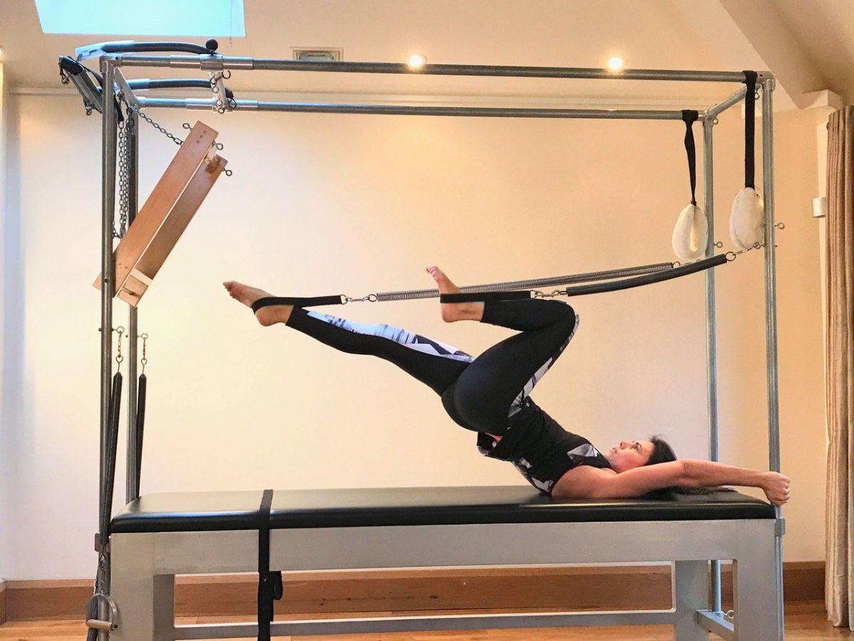 Pilates có thể giúp cải thiện tình trạng chân vòng kiềng