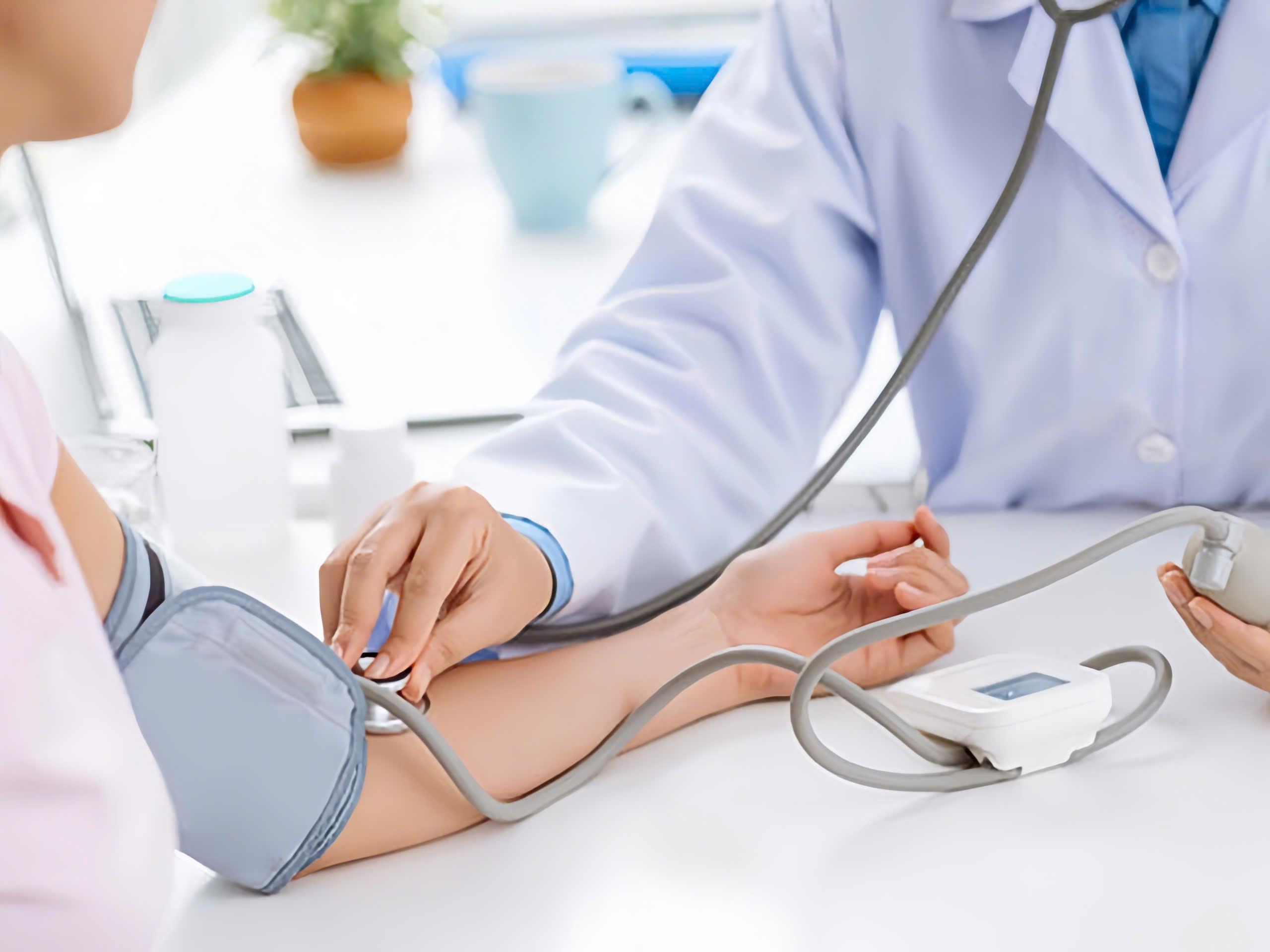 Nên tham khảo ý kiến bác sĩ trước khi chạy bộ