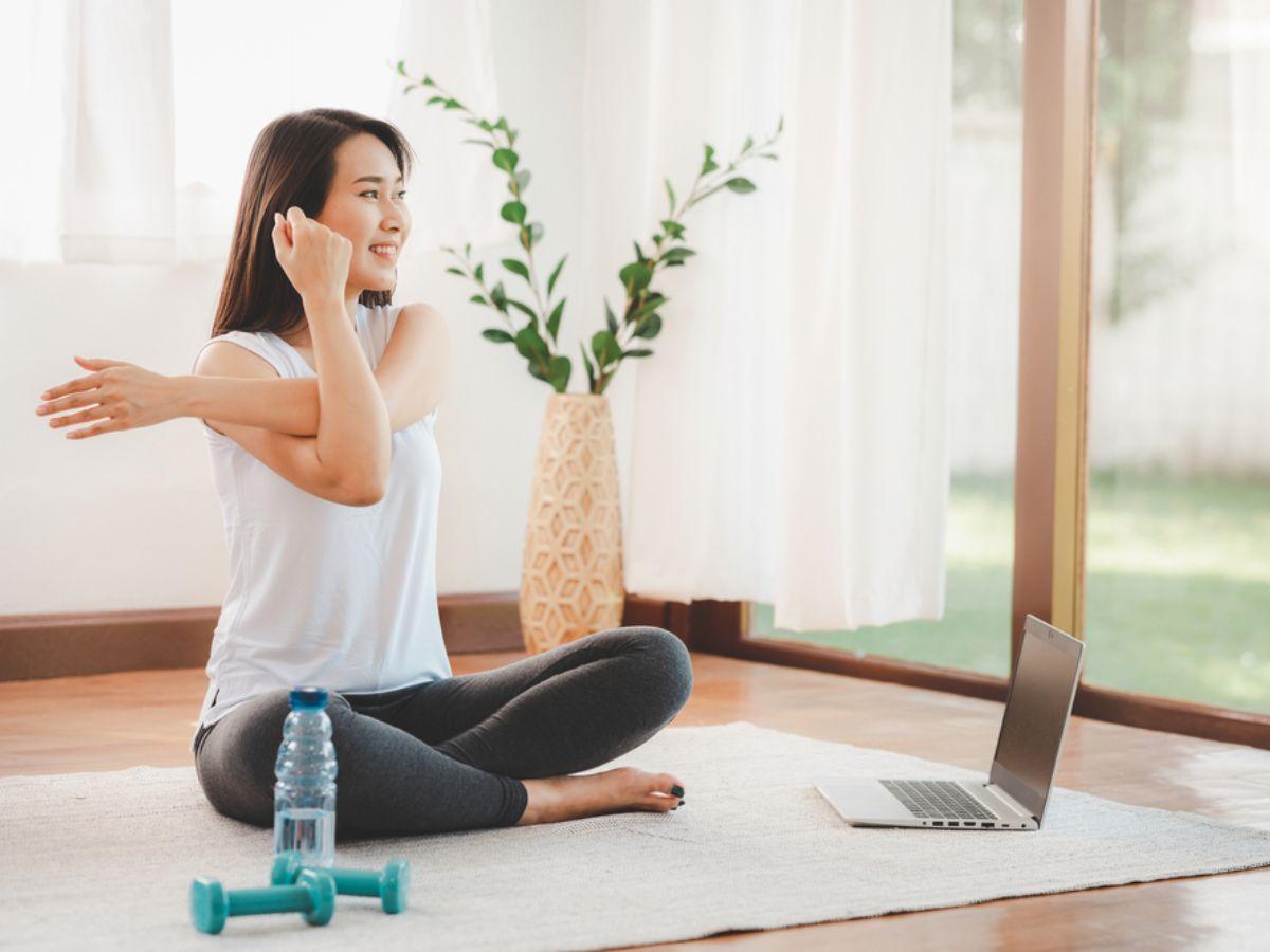 Yoga giúp làm dịu hệ thần kinh từ đó cải thiện các triệu chứng tiền đình