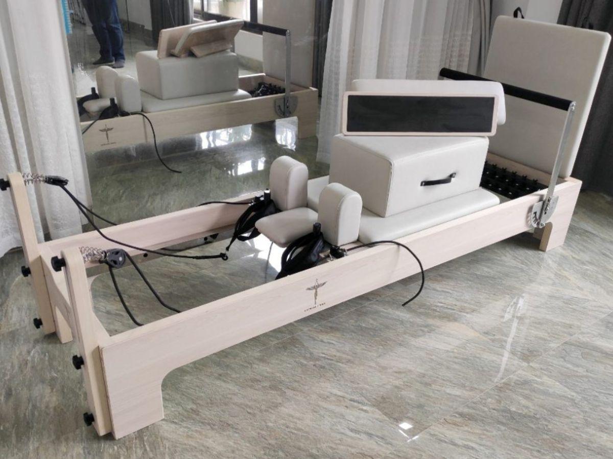 Reformer cung cấp một loạt các bài tập toàn thân, giúp tăng cường sức mạnh