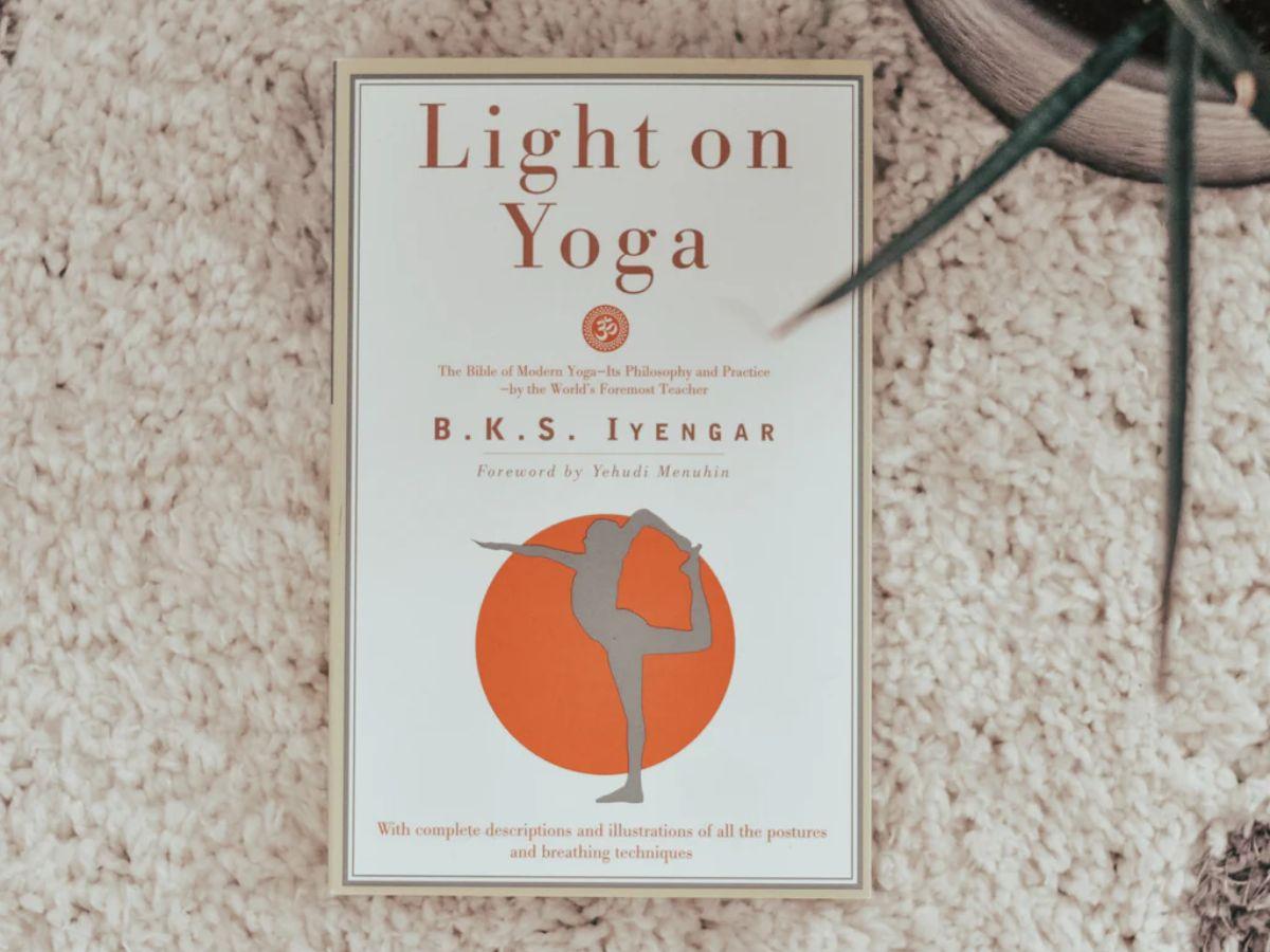 Cuốn sách này được xem là "kinh thánh" của yoga hiện đại
