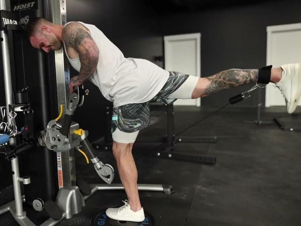 Bài tập Cable Hip Extension