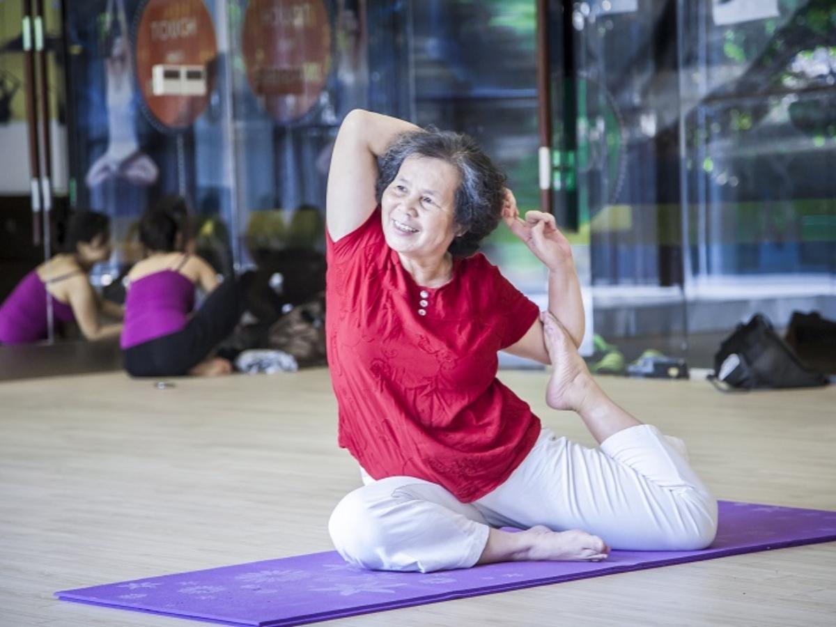 Một vài chú ý với người lớn tuổi khi tập các bài gentle yoga