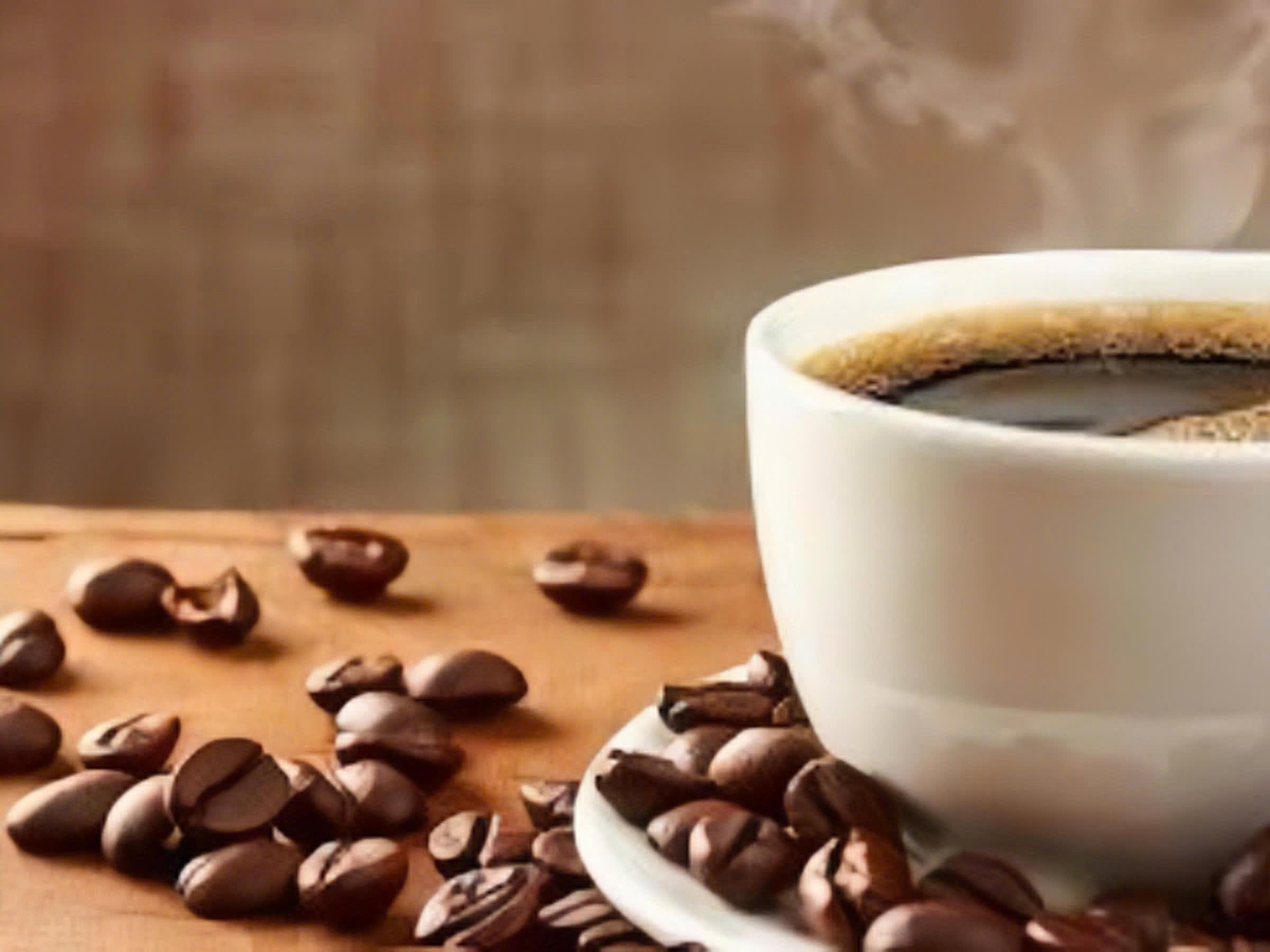 Không nên uống Caffeine trước khi chạy tránh tình trạng mất nước và kích thích ruột