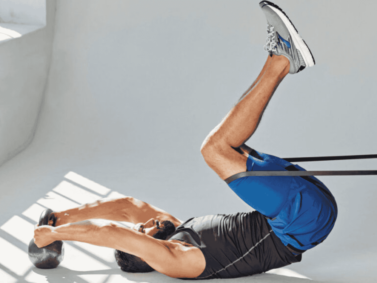 Bài tập nâng chân gập bụng Reverse Crunches