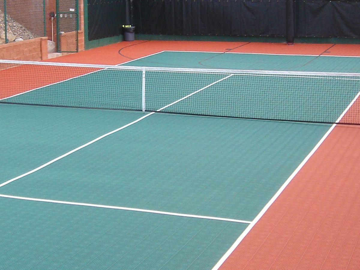 Sân tennis mặt nền cứng