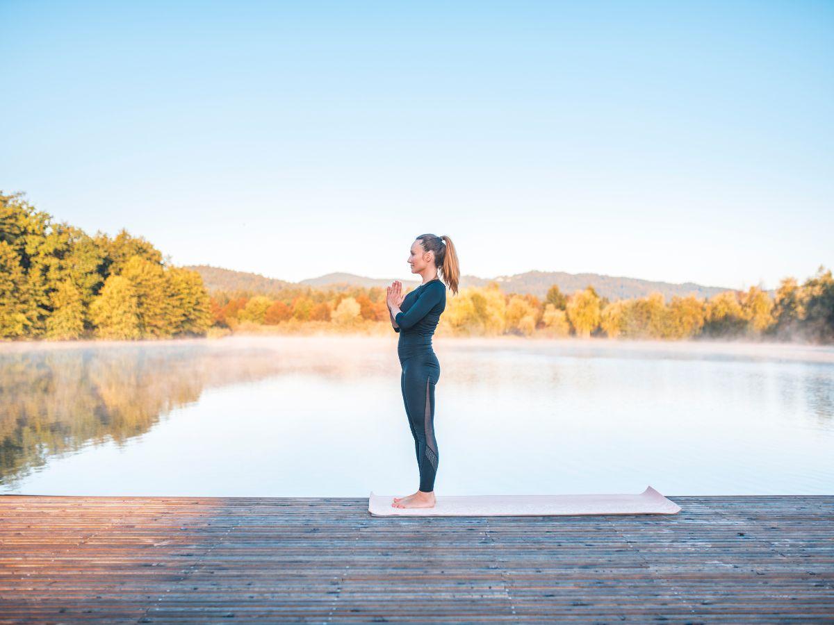 Tư thế đứng núi (Mountain Pose - Tadasana)