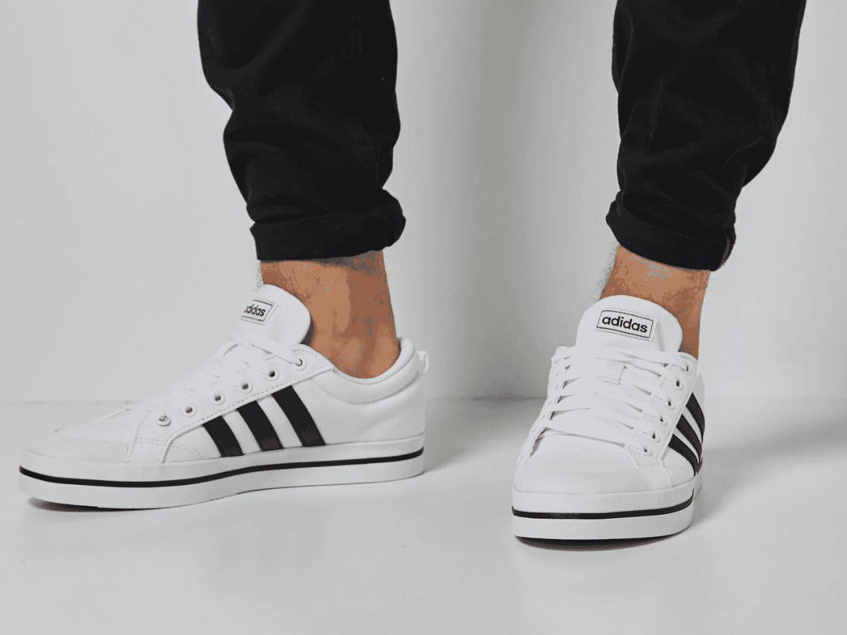 Bravada - một trong những đôi giày sneaker hot năm 2025