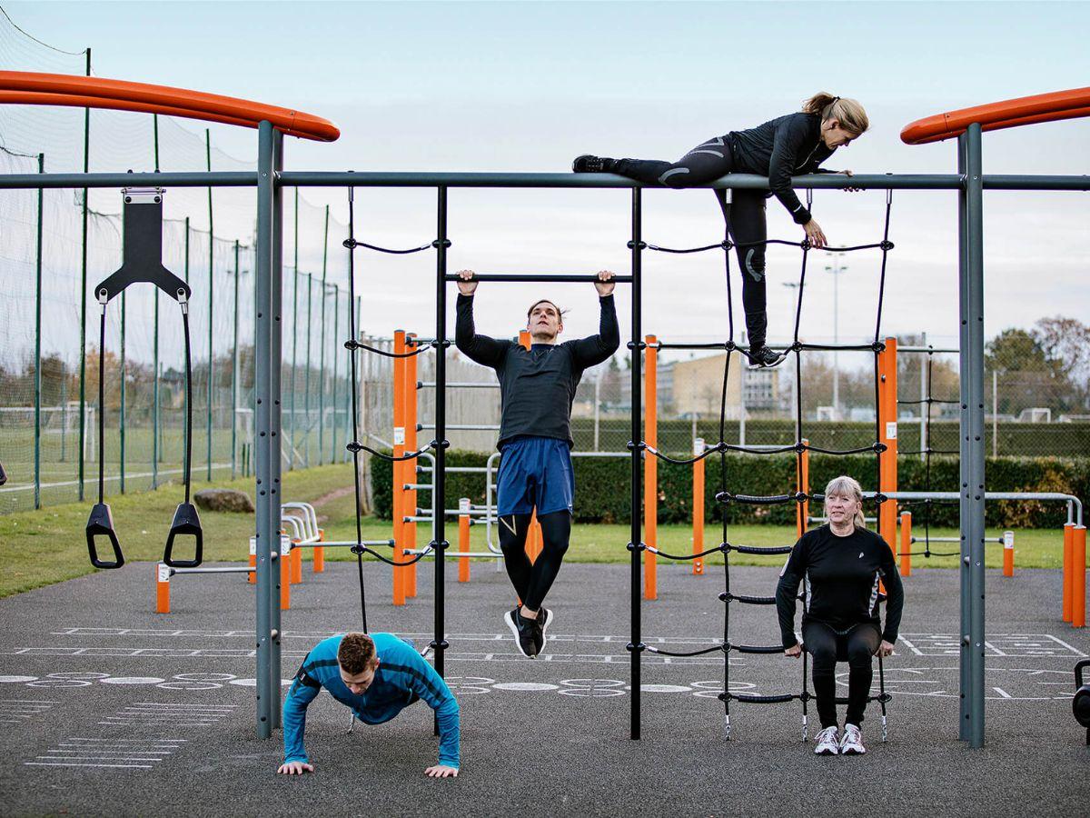 Street Workout hay còn có tên gọi khác là Calisthenics