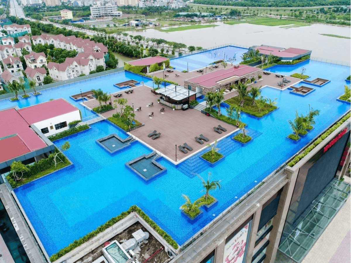  Bể bơi vô cực Vincom Plaza Long Biên – Sang chảnh chuẩn resort