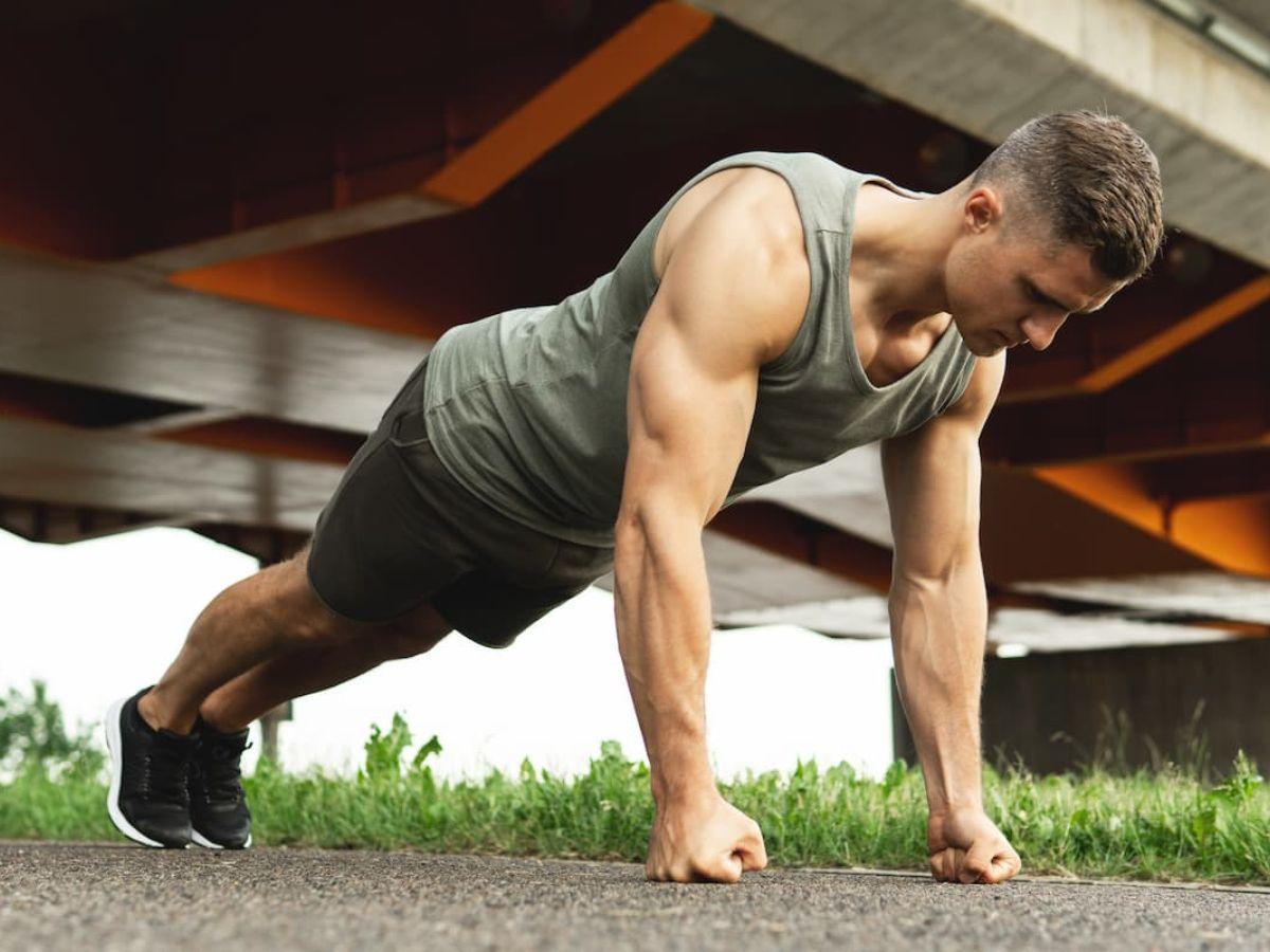 Push - up hay chống đẩy là bài tập được dân chuyên Street Workout thường xuyên tập luyện