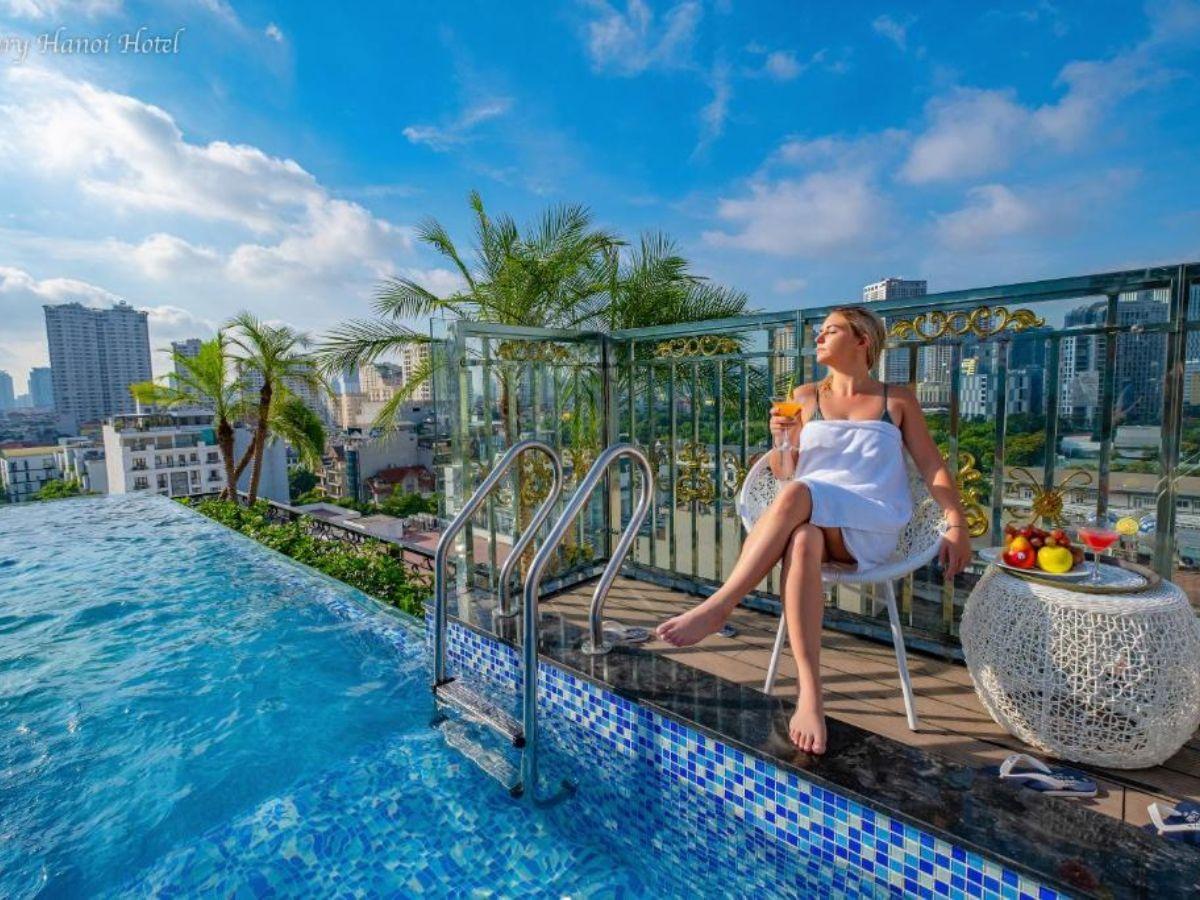 Hillary Hanoi Hotel - bể bơi hot nhất tại thủ đô