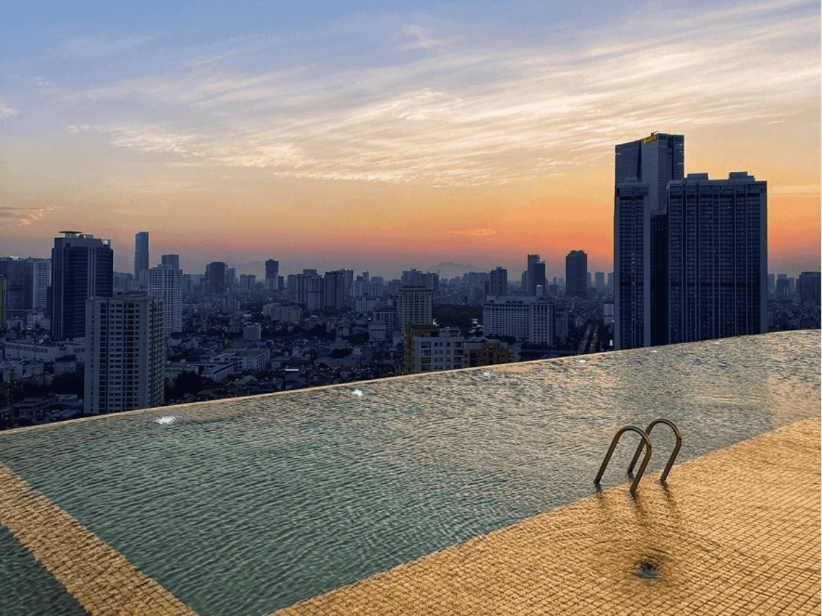 Dolce Hanoi Golden Lake – Bể bơi dát vàng ngắm hoàng hôn Hà Nội
