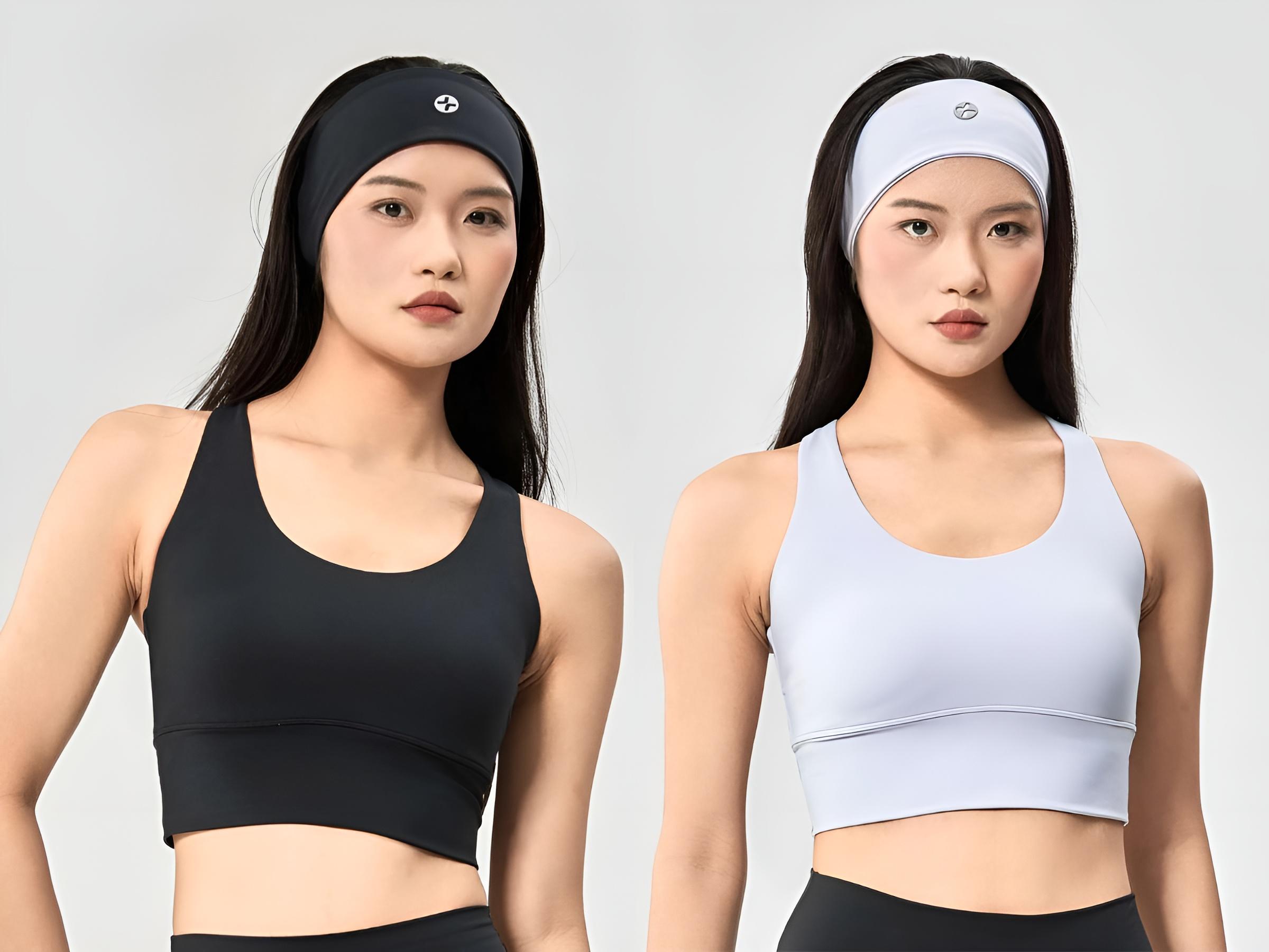 Đồ thể thao nữ của Coolmate sử dụng các chất liệu vải đặc biệt