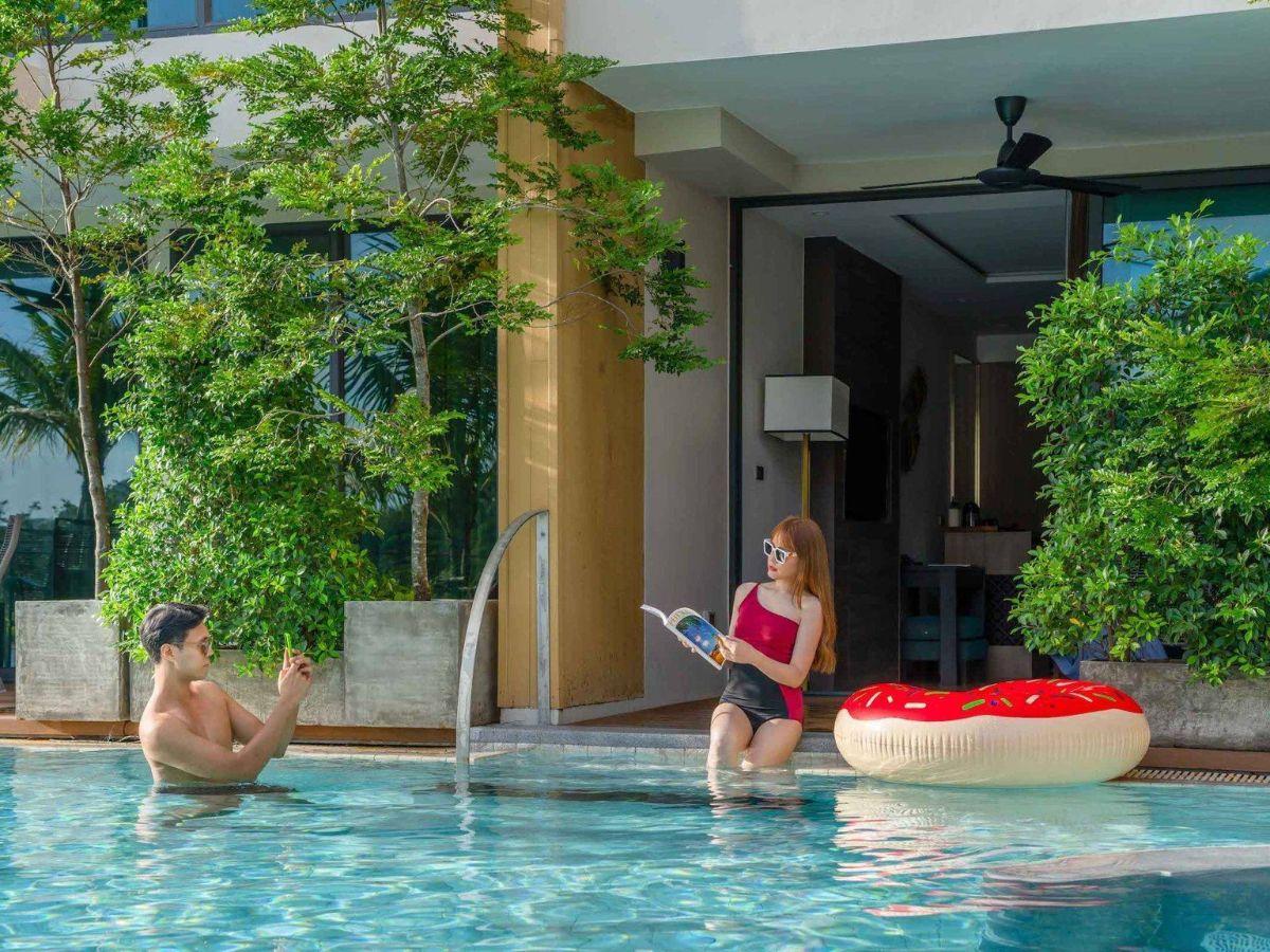 Nước muối trong bể giúp thúc đẩy quá trình thư giãn tự nhiên của cơ thể