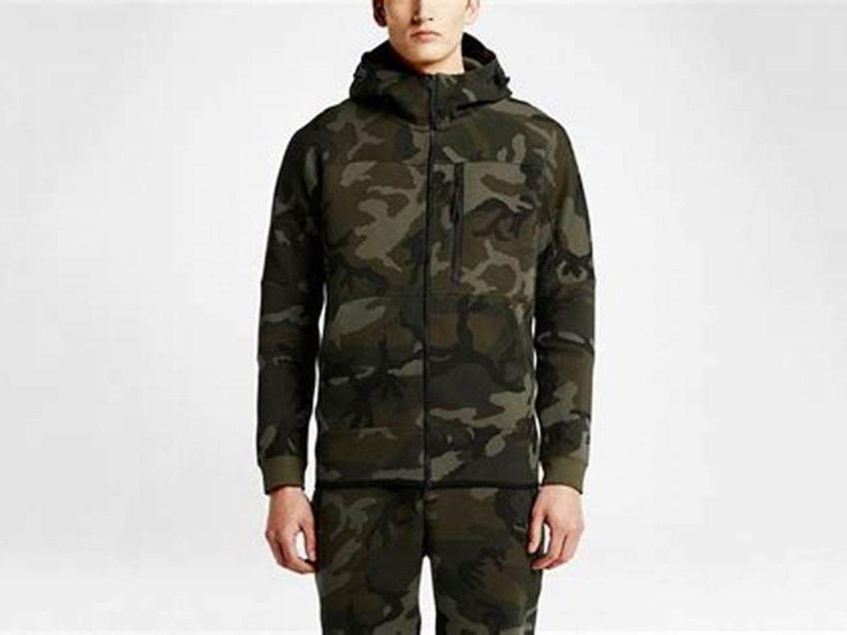 Trang phục Camo màu xanh oliu với nguồn cảm hứng từ quân đội đang hồi sinh trở lại