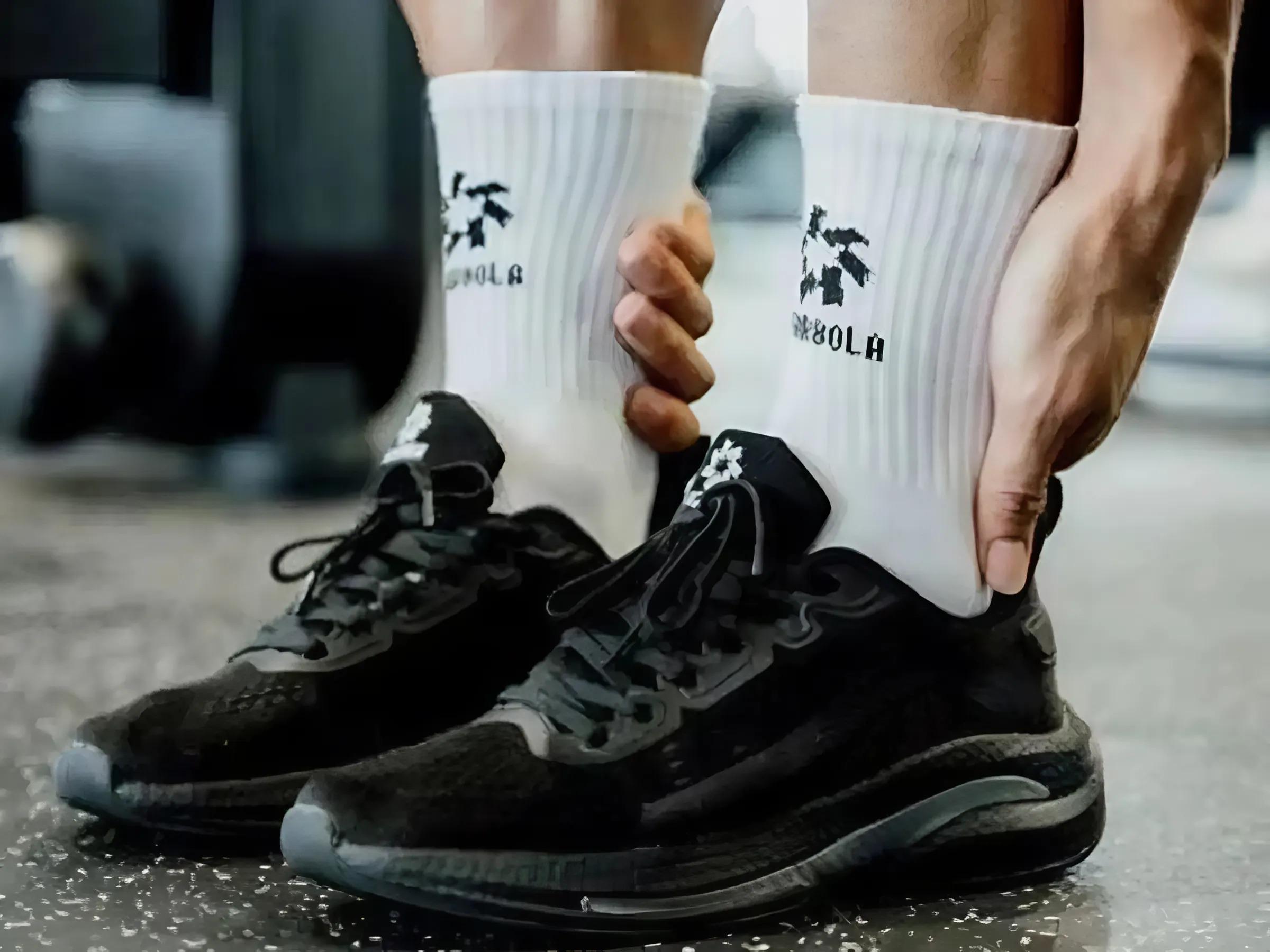Chọn vớ tập gym nam cho giày chạy bộ cần đảm bảo tính linh hoạt và thoáng khí