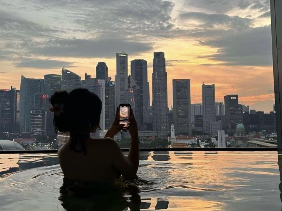 Check-in sang chảnh tại bể bơi vô cực