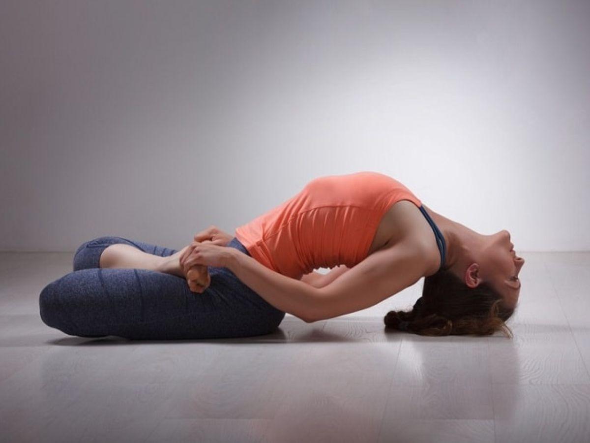 Tư thế Con Cá giúp mở rộng lồng ngực, kéo giãn cơ ngực và kích thích tuyến vú phát triển