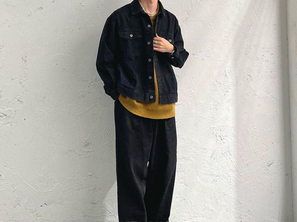 Phối áo khoác đen cùng áo phông mang đến một style trẻ trung, năng động