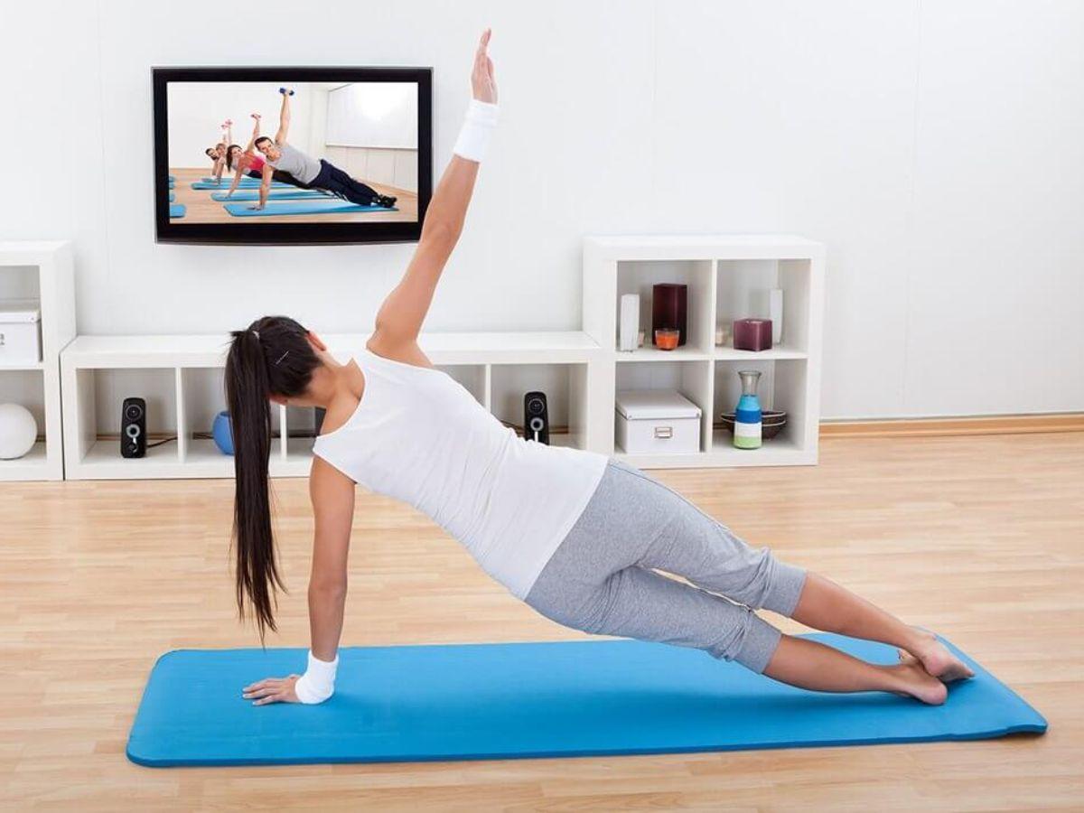 Khi tập tư thế bọ cạp trong yoga, yếu tố an toàn cần được đặt lên hàng đầu