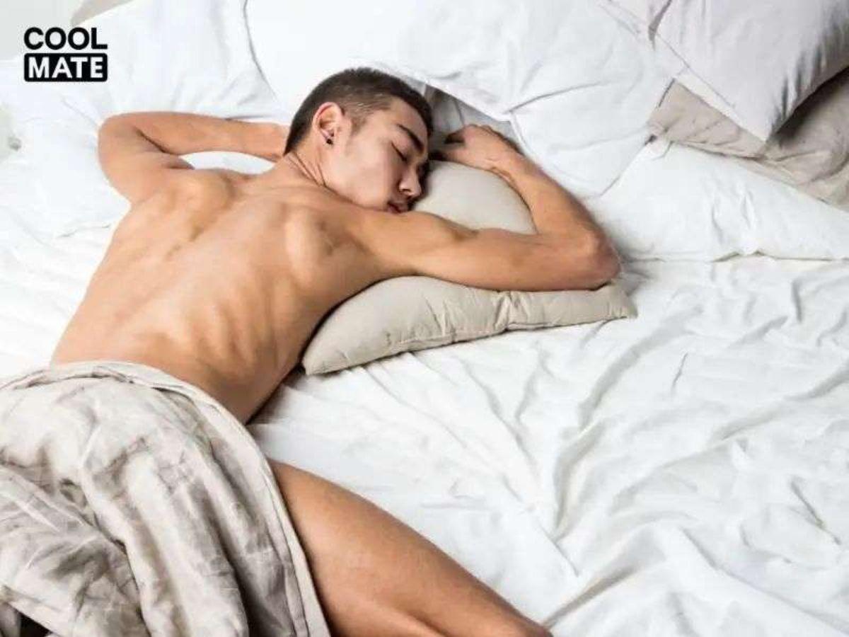 Không mặc đồ lót khi ngủ có thể giữ cho vùng kín của bạn được thoáng mát hơn