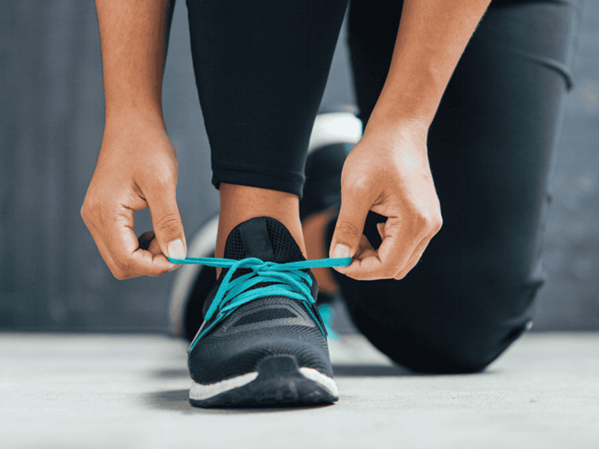 Giày chạy bộ không phù hợp là nguyên nhân gây phồng chân khi chạy bộ