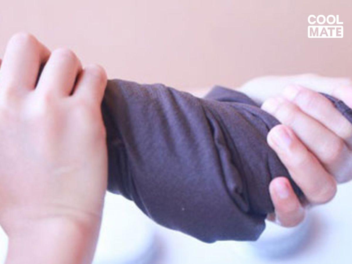 Vò quá mạnh làm tổn hại chất liệu và dáng quần jean