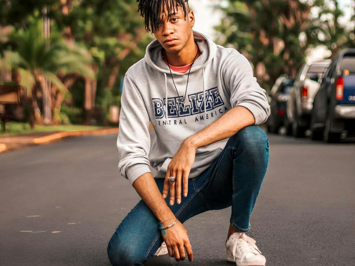 Phối quần jean skinny nam với áo hoodie