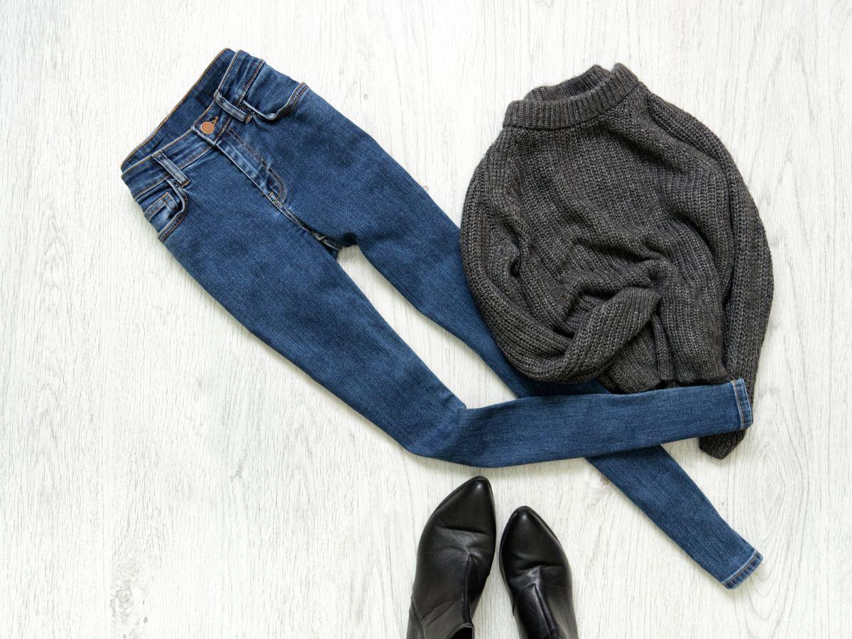 Phối quần jean skinny nam với áo len