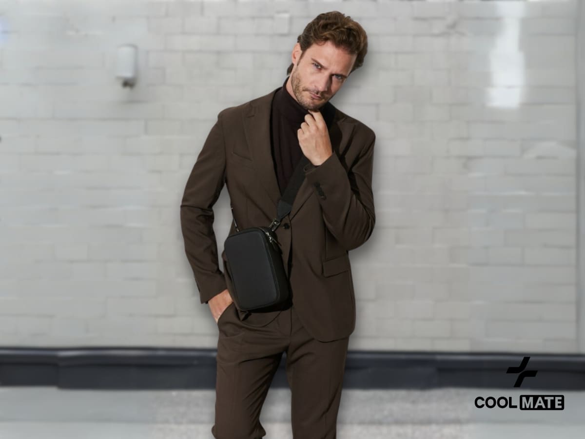 Phối đồ với túi đeo chéo nam và áo blazer, quần tây cực kỳ thanh lịch