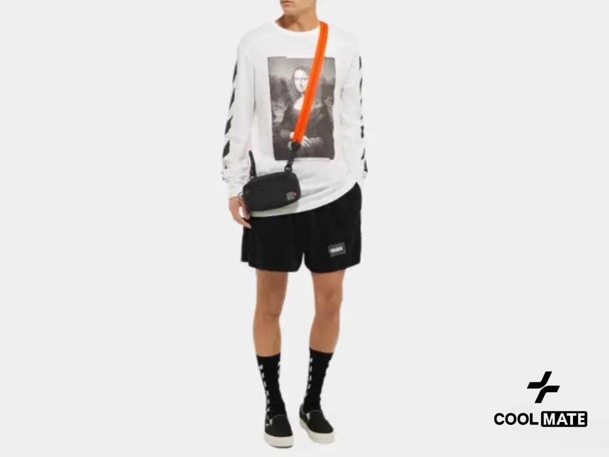  Túi đeo chéo nam kết hợp quần short và giày thể thao