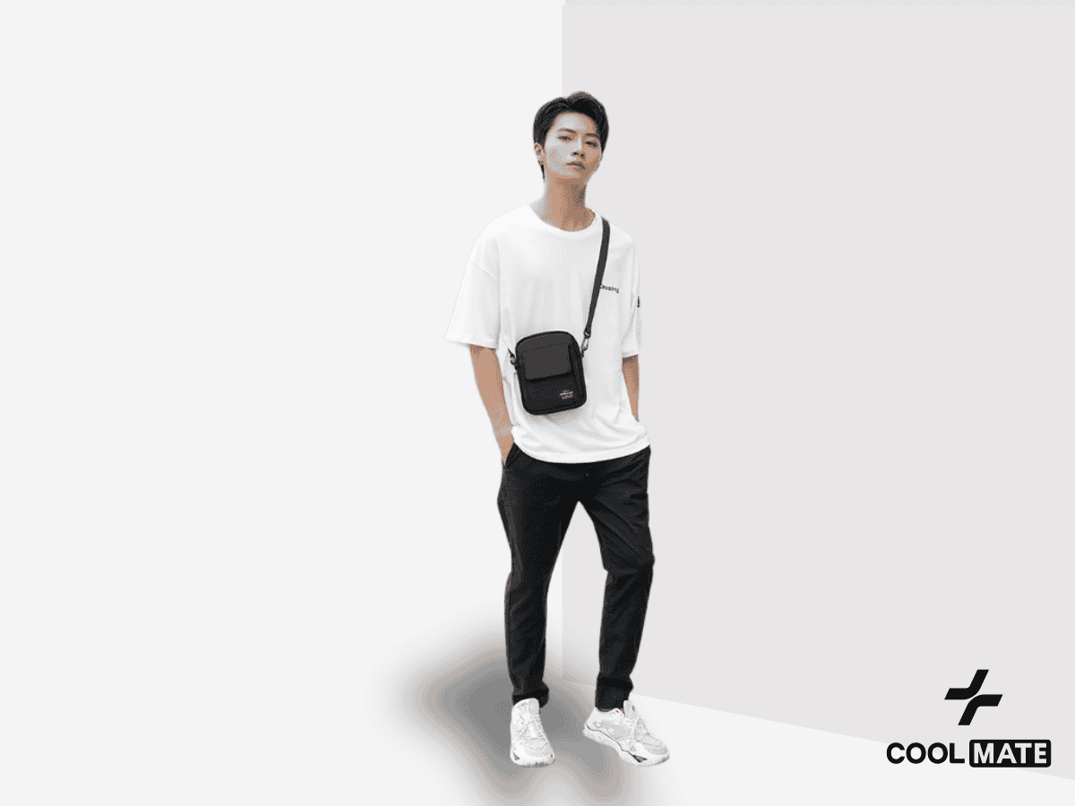 Tối giản khi phối đồ với túi đeo chéo nam cùng áo thun, quần âu