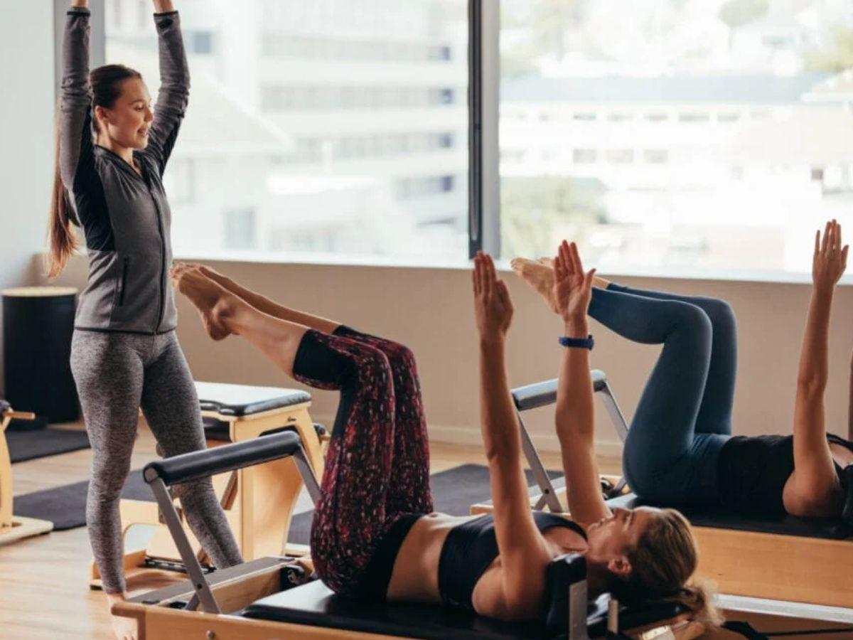 Chất lượng huấn luyện viên là tiêu chí nên lưu ý khi chọn phòng tập pilates