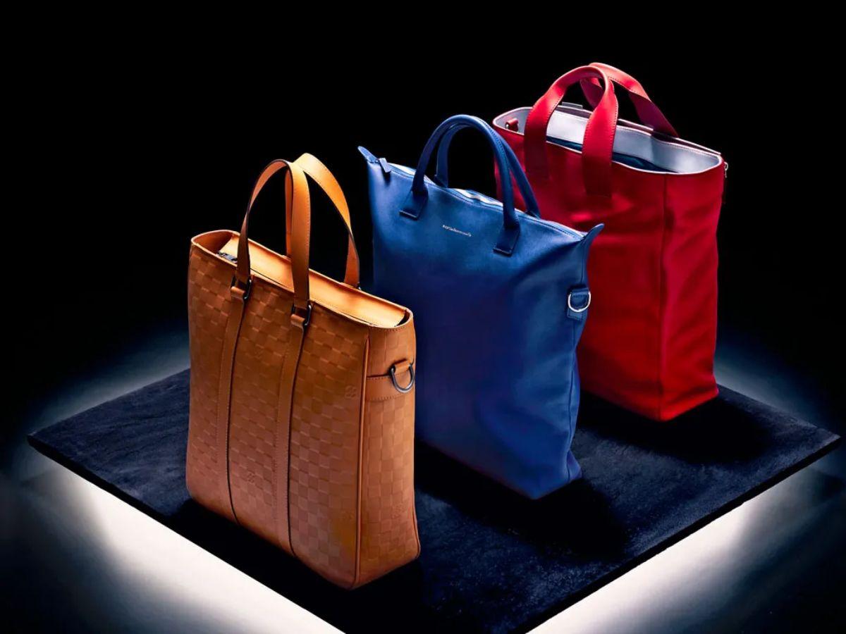 Tote bags có thể kết hợp với mọi items và phong cách như: vintage, retro; streetwear