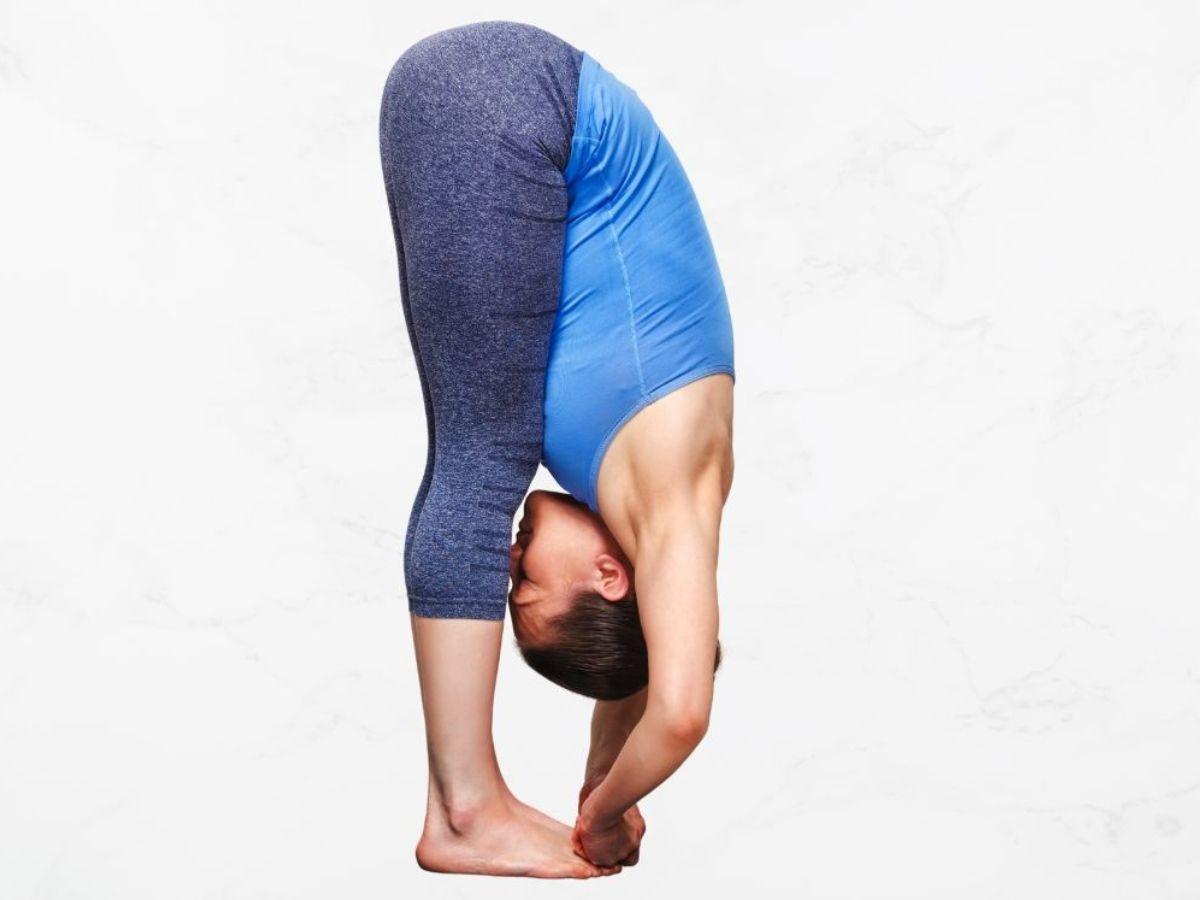 Tư thế gập người (Padahastasana)