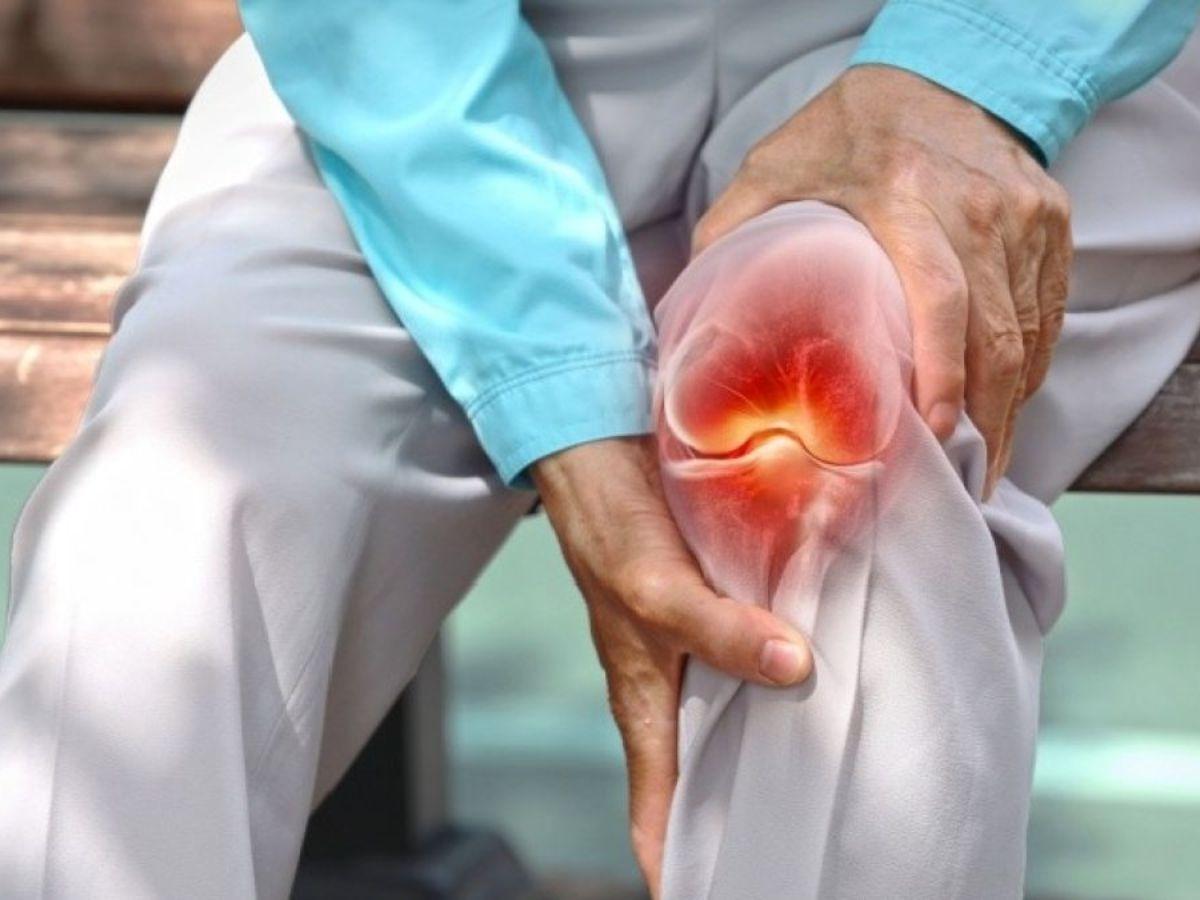 Người có vấn đề về khớp không nên tập yoga chào mặt trời