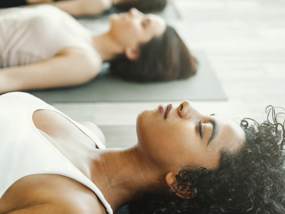Các bạn nên tập nidra yoga theo đúng trình tự được hướng dẫn