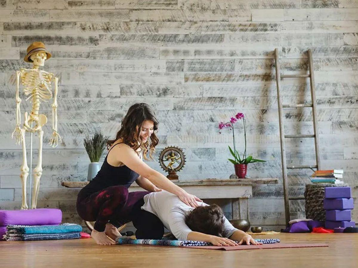 Yoga trị liệu dành cho những nhóm đối tượng nhất định, cần được hỗ trợ để điều trị một số bệnh lý nhất định