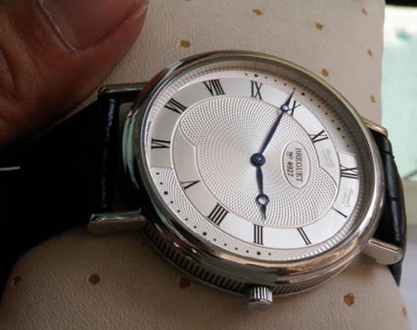 quartz là đồng hồ gì